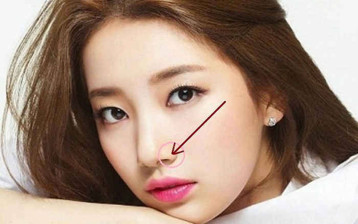 Mũi lân có đầu mũi to tròn, cánh mũi dày, biểu trưng cho quyền lực và tài vận dồi dào.