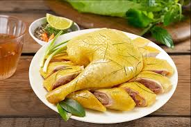 Thịt gà làm chậm lành vết mổ do dễ kích hoạt phản ứng viêm, gây sưng bầm và mưng mủ tại vết thương non.