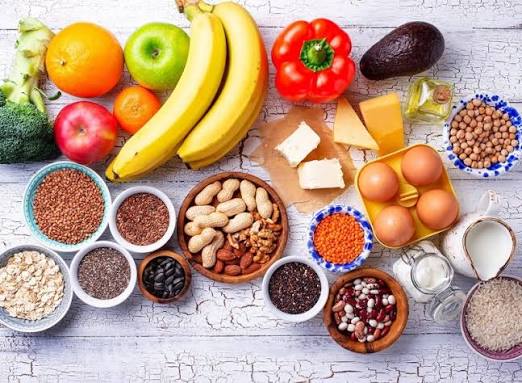 Nên ăn sau nâng mũi: Bổ sung thực phẩm giàu vitamin A, C, rau củ quả tươi mát và uống đủ nước để giảm sưng, tăng đề kháng và đẩy nhanh tốc độ liền sẹo.