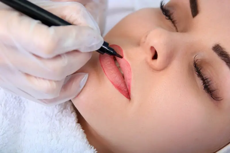Lựa chọn cơ sở làm đẹp uy tín với kỹ thuật viên tay nghề cao và mực chất lượng giúp đảm bảo an toàn cùng kết quả lên màu chuẩn đẹp nhất.