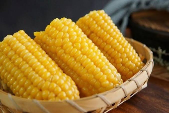 Kiêng ăn bắp nếp sau nâng mũi để tránh làm kéo dài phản ứng viêm và giúp vết mổ mau lành.