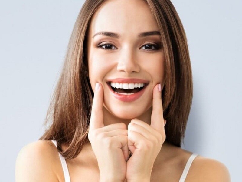 Có thể nâng mũi trước niềng răng khi khớp cắn ổn, nên đợi mũi lành hẳn mới siết răng.